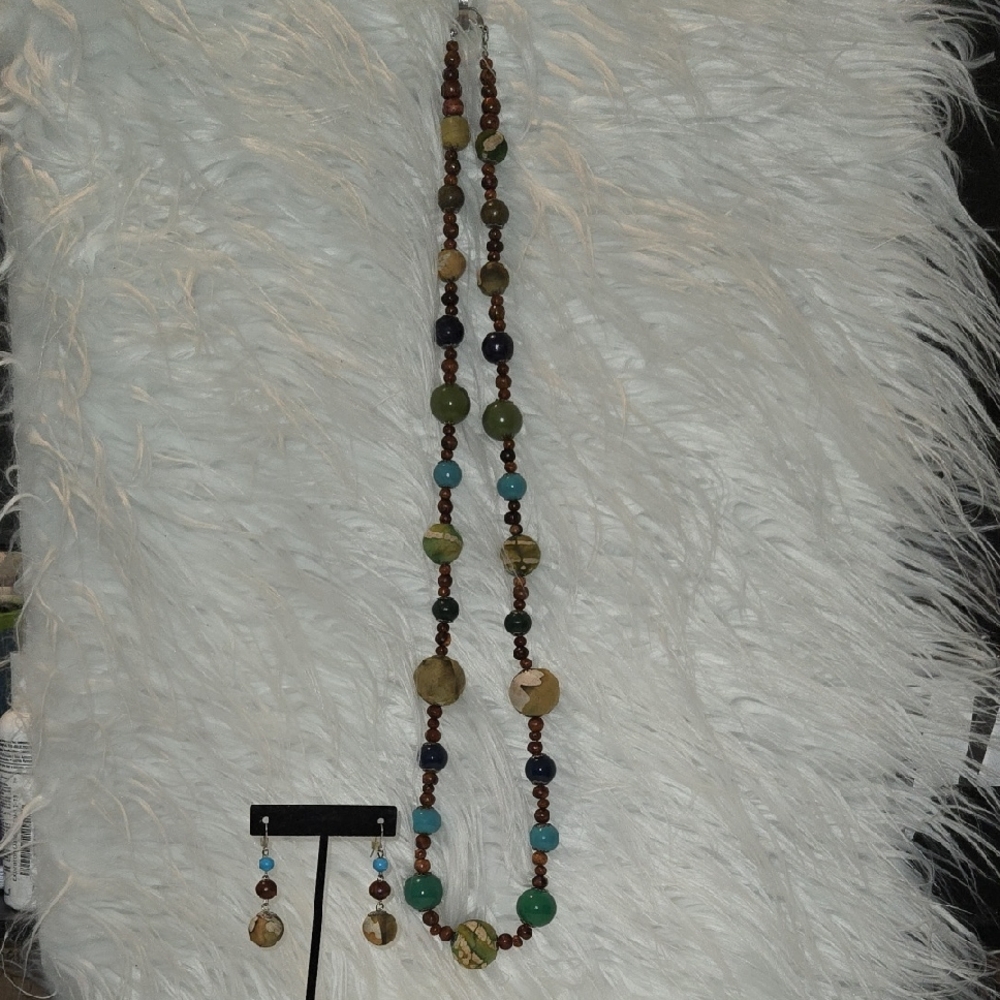 Elegant Beaded Necklace and Earring Set